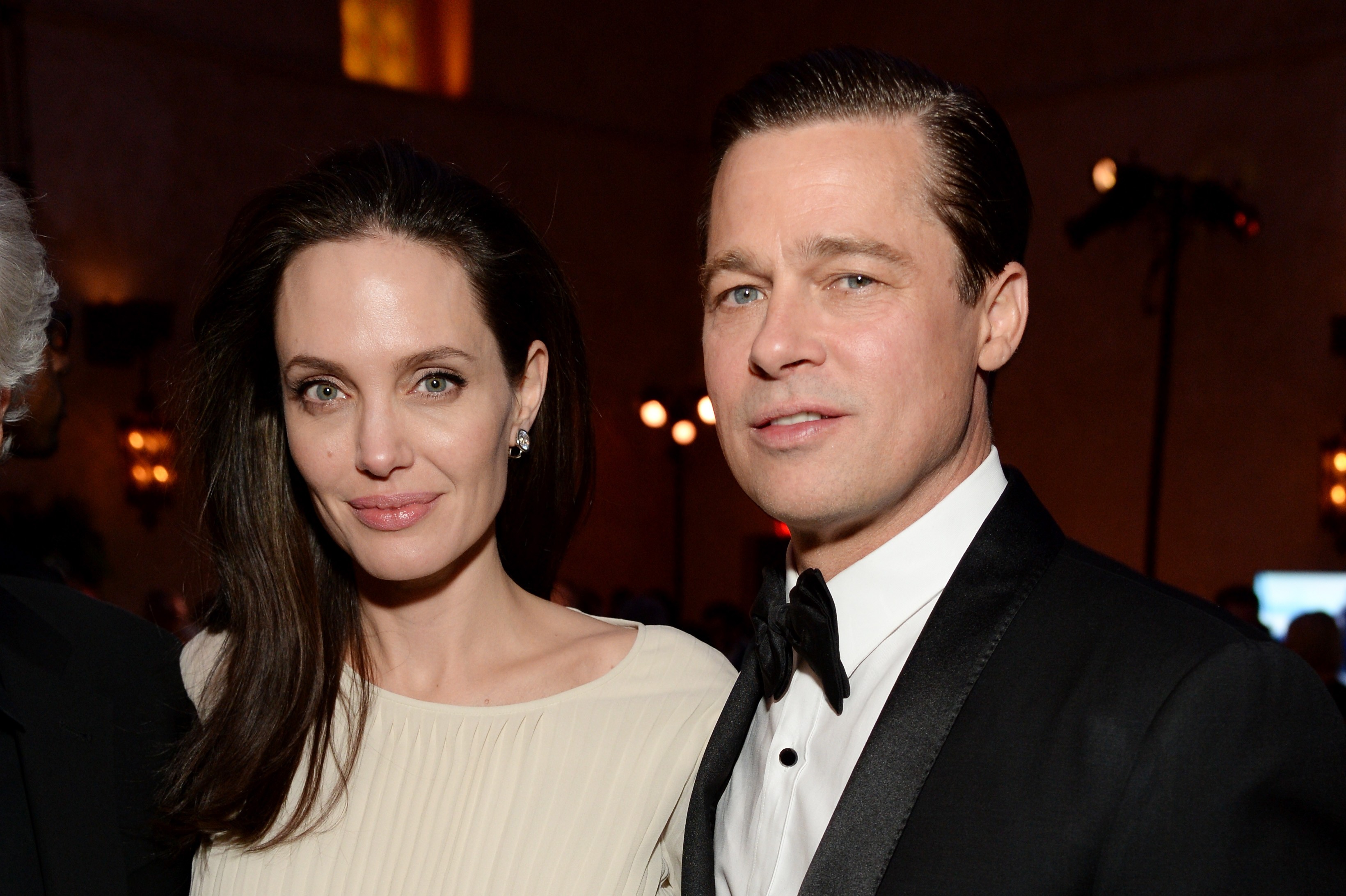 Vinícola de Angelina Jolie e Brad Pitt é ameaçada por incêndio, em meio a batalha judicial do ex-casal - QTU Questões do Universo