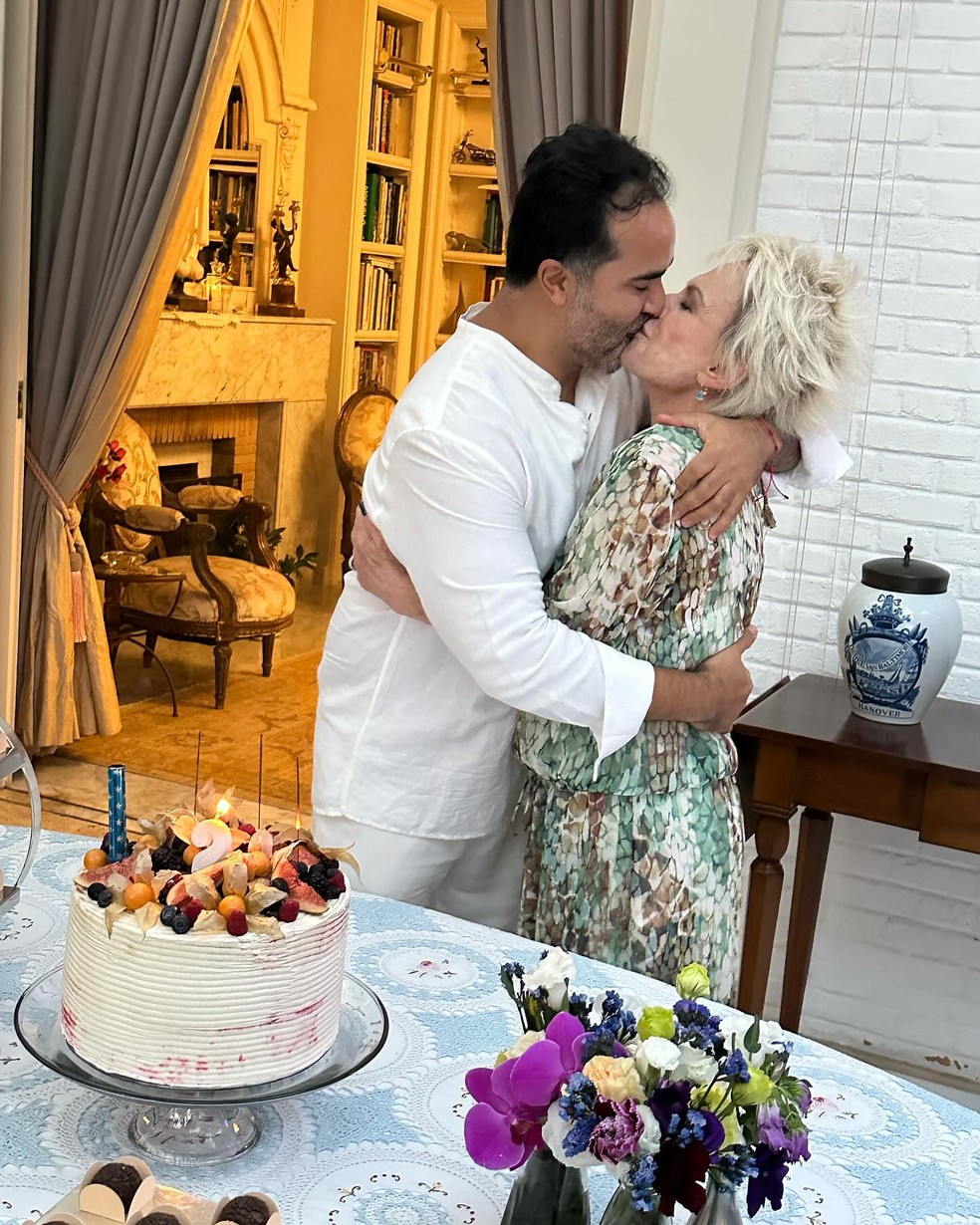 Ana Maria Braga e o namorado, Fábio Arruda — Foto: Instagram