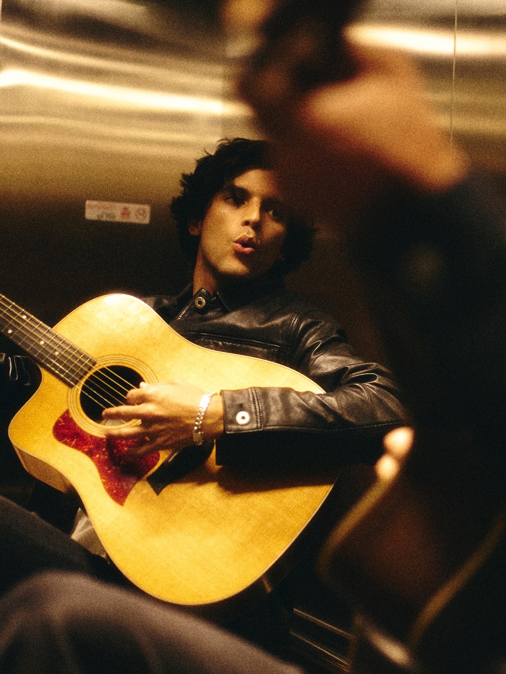 Chady troca estabilidade por música e ganha 'validação' com estreia no ...