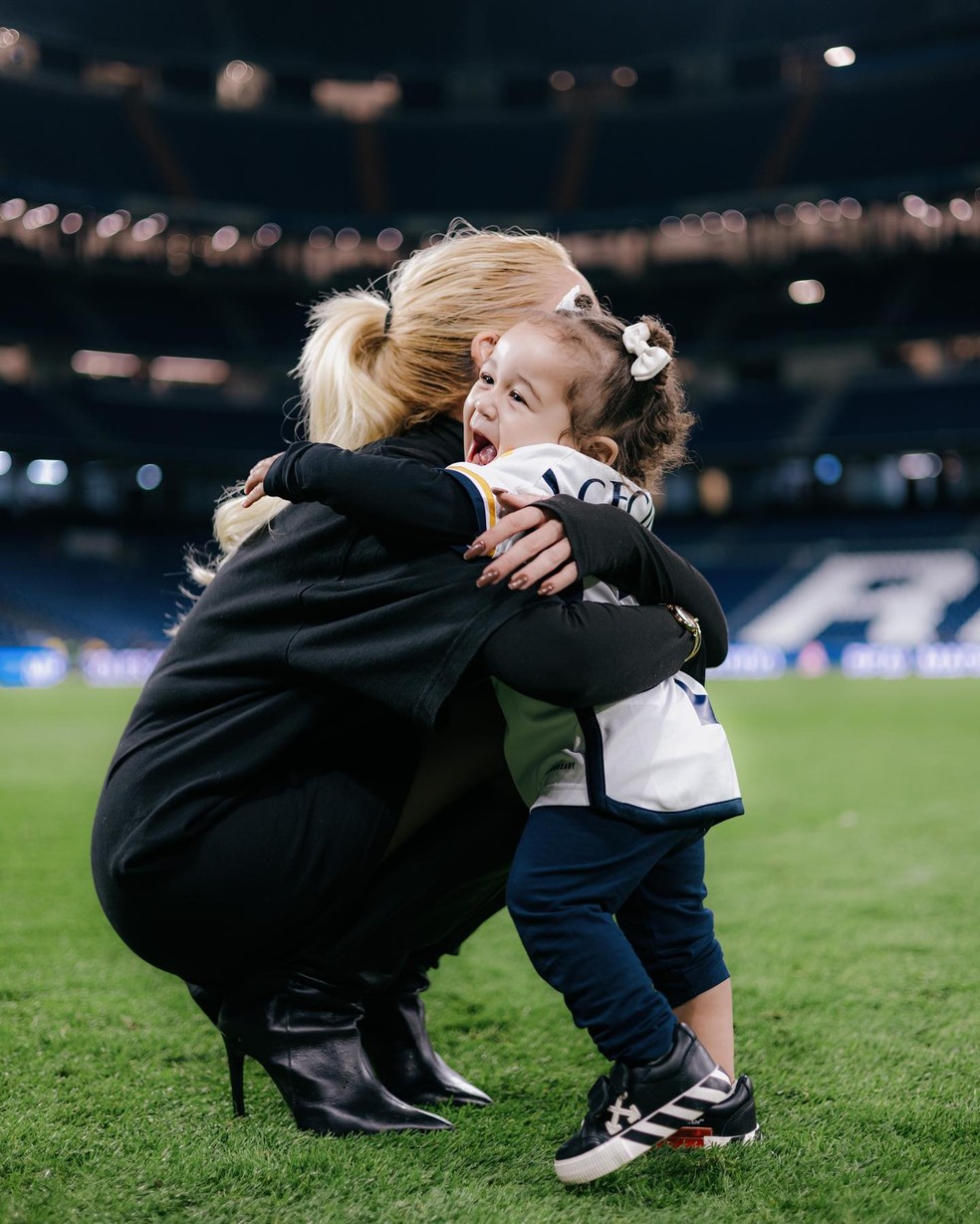 Karoline Lima e Cec&iacute;lia, sua filha com &Eacute;der Milit&atilde;o &mdash; Foto: Instagram