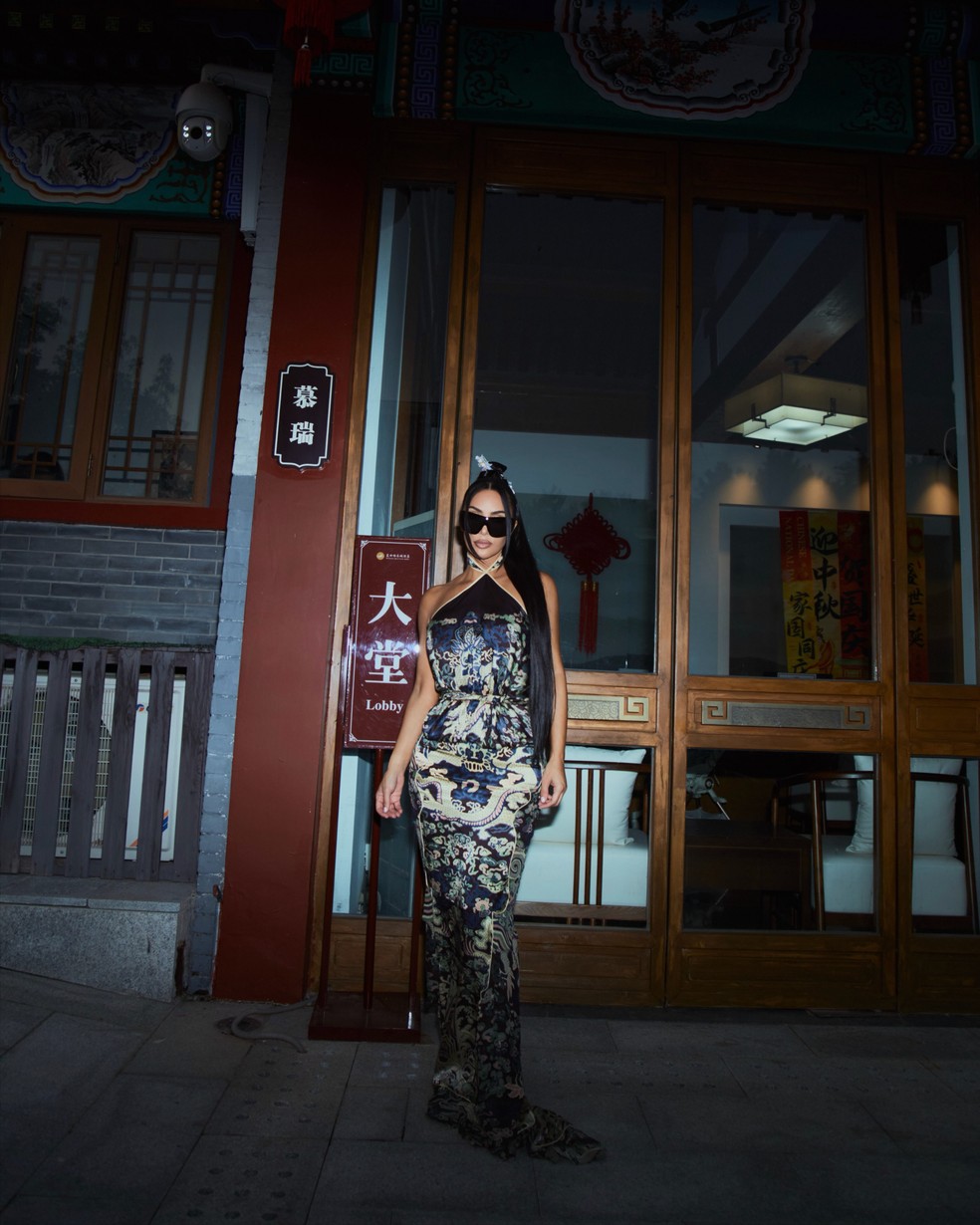 Kim Kardashian curte viagem na China — Foto: Reprodução/Instagram