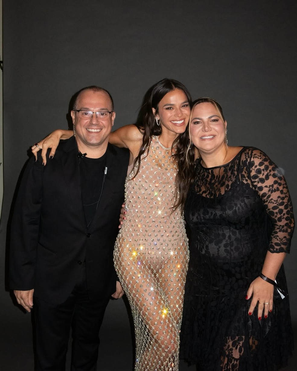 Bruna Marquezine abre &aacute;lbum de fotos de fest&atilde;o de 30 anos &mdash; Foto: reprodu&ccedil;&atilde;o/instagram