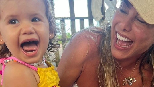 Poliana Rocha festeja neta Maria Alice, que faz 3 anos: 'Tão parecidas'