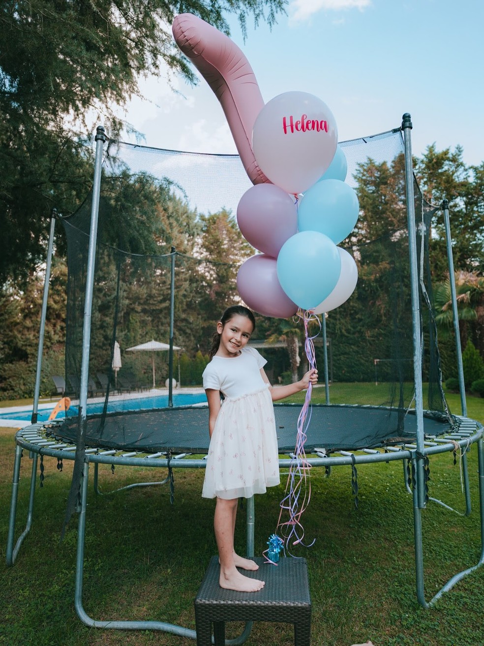 Léo Pereira celebra 7 anos de Helena, sua filha com Tainá Militão — Foto: Reprodução/Instagram