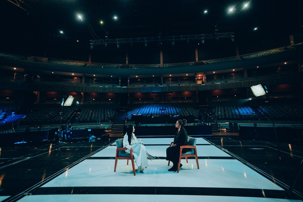 Simaria é entrevistada por Tábata Poline no 'Fantástico' — Foto: @DANIIVALVERDEE