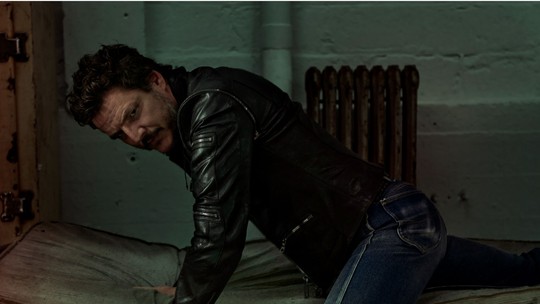 Pedro Pascal, de 'The Last of Us' e 'Mandalorian', leva fãs à loucura com ensaio sexy