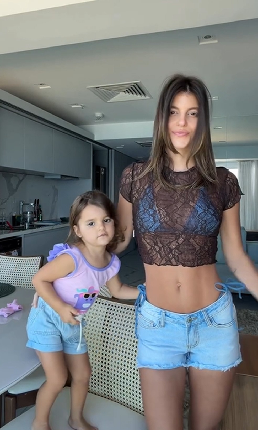 Maria Luiza Vilhena com a filha, Manoela — Foto: Reprodução/Instagram