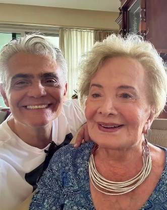 Tarcísio Filho falou sobre a ausência da mãe, Glória Menezes, em evento da TV Globo - QTU Questões do Universo