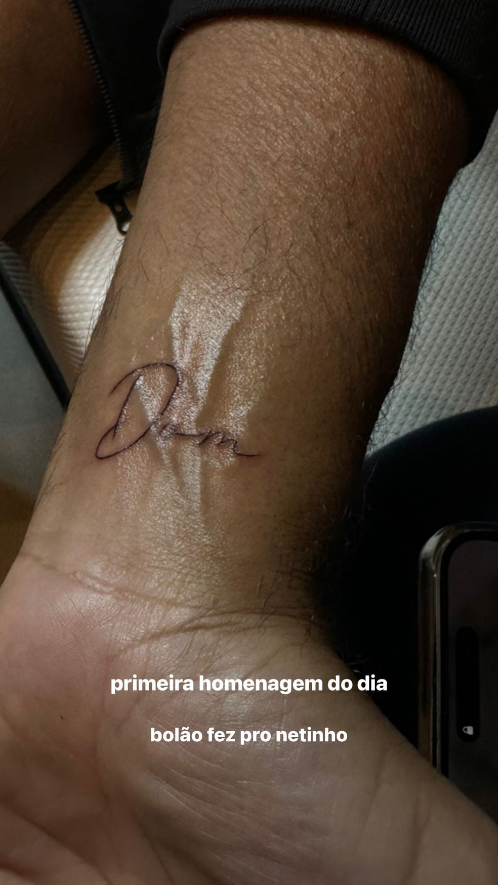 Pai de LIpe Ribeiro tatua homenagem ao neto Dom — Foto: Instagram