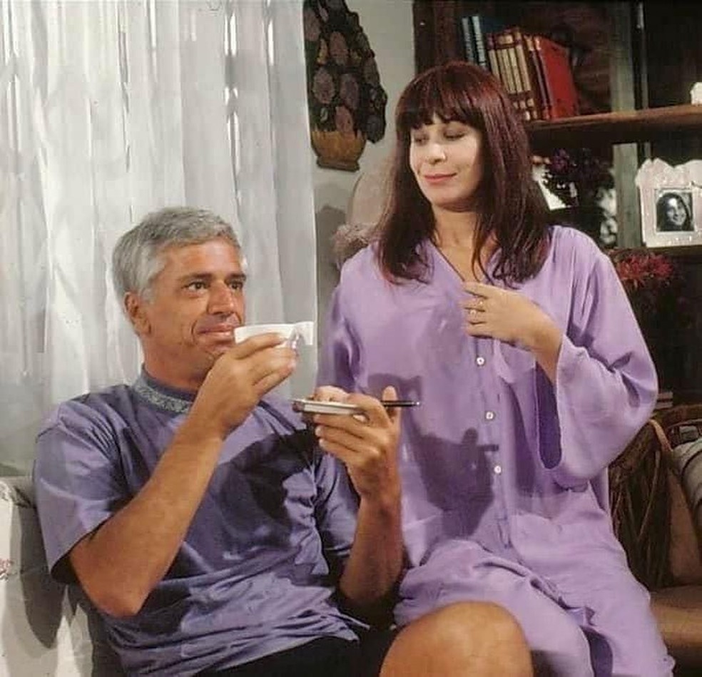 Além de estar na trilha sonora de Top Model (Globo, 1989), Rita Lee fez uma participação especial nos capítulos finais da novela, interpretando Belatrix, mãe de dois filhos do protagonista Ringo (Nuno Leal Maia) — Foto: TV Globo