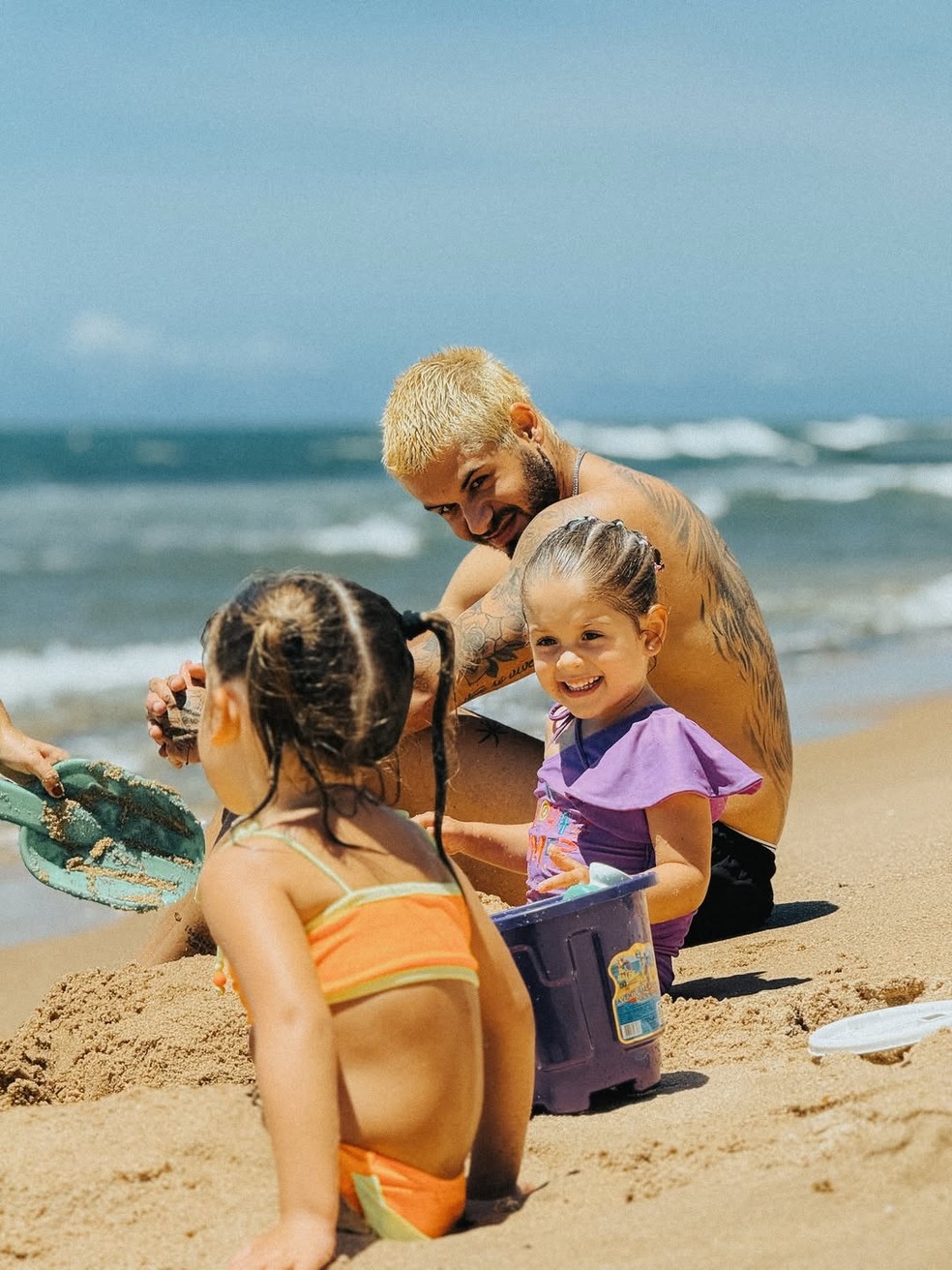 Zé Felipe abre álbum de viagem com filhos — Foto: Reprodução/Instagram