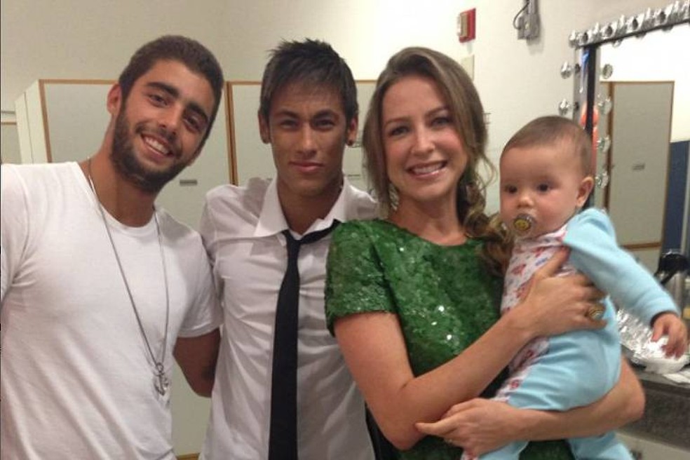 Scooby, Neymar e Luana Piovani com Dom — Foto: Reprodução/Instagram