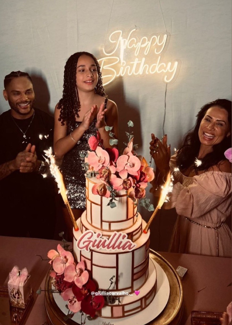 Scheila Carvalho e Tony Salles comemoram os 13 anos da filha, Giullia — Foto: Instagram