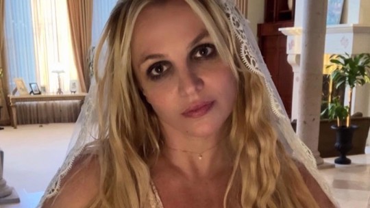 Britney Spears pretende lançar autobiografia 'explosiva': 'Brutalmente honesto'