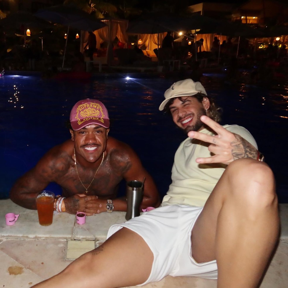 Recém-solteiros, Zé Felipe e MC Davi curtem dia em Pipa — Foto: Reprodução/ Instagram