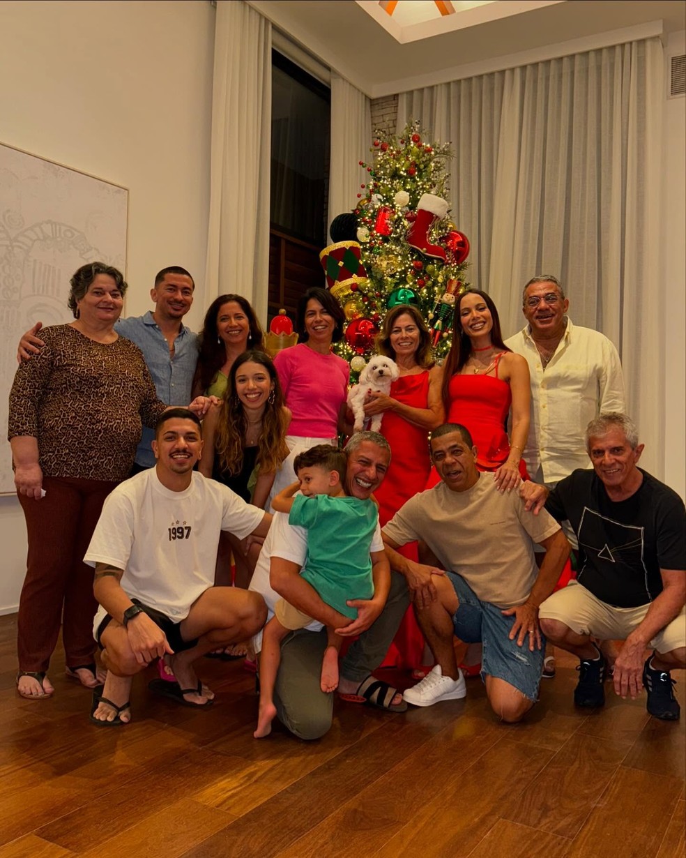 Anitta abriu lbum de sua festa de Natal no Rio de Janeiro  Foto: Reproduo/Instagram