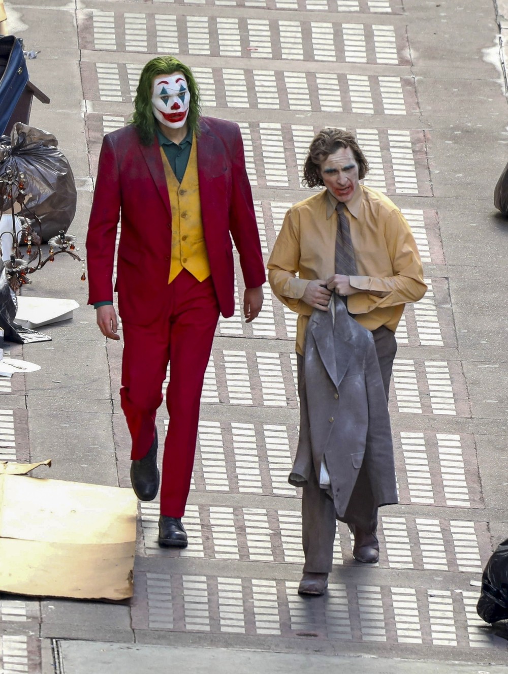 Joaquin Phoenix grava cenas de sequência de 'Coringa' com dublê em LA