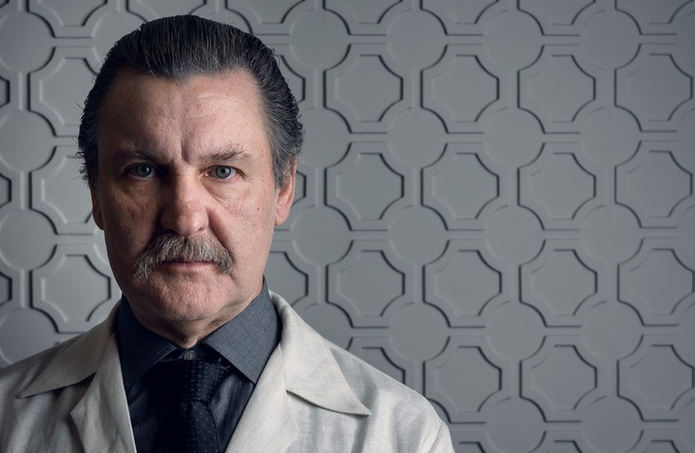 Antonio Calloni, como Roger Sadala, médico assediador e protagonista da série 'Assédio' — Foto: Ramón Vasconcellos/TV Globo