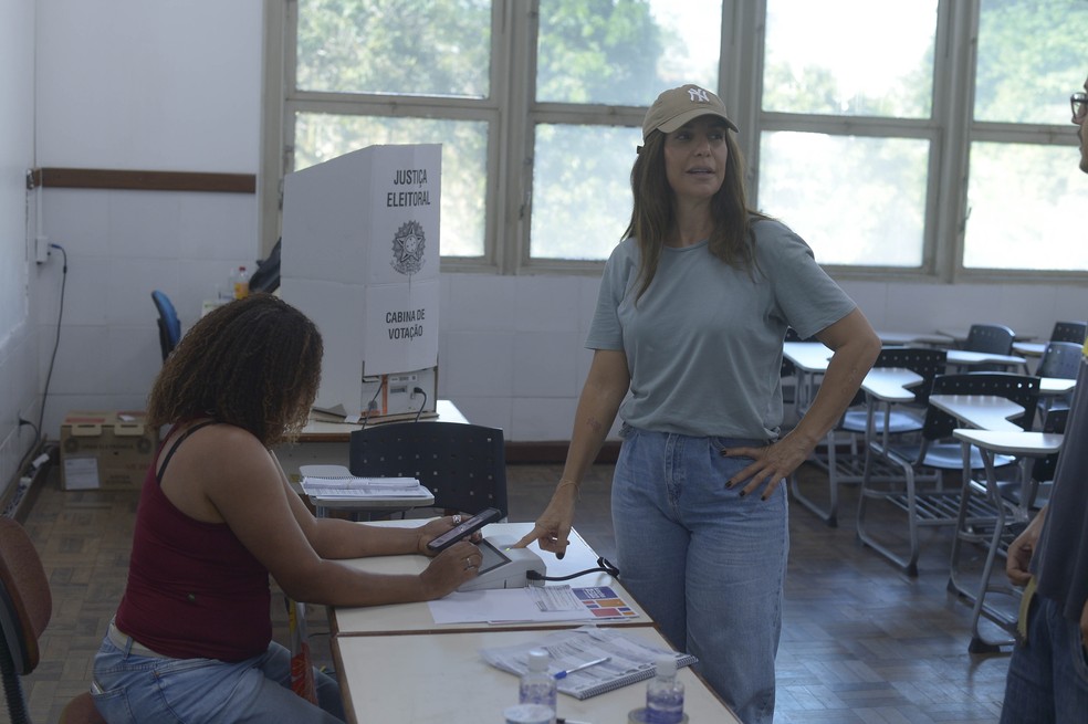 Ivete Sangalo vai votar — Foto: Andre Muzell/AgNews