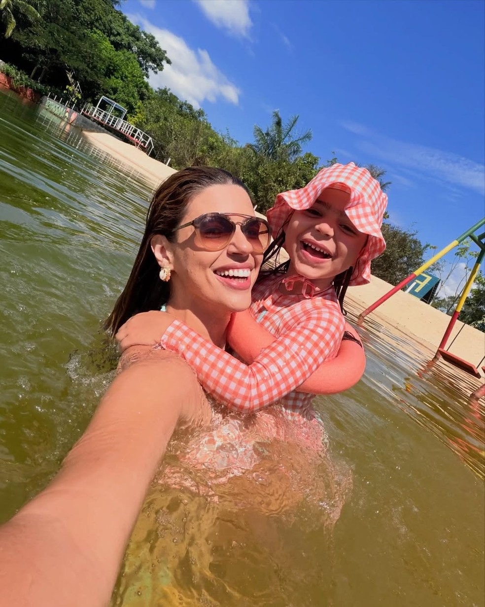Vivian Amorim e a filha, Malu &mdash; Foto: Reprodu&ccedil;&atilde;o/Instagram