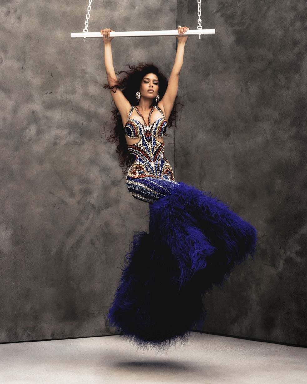 Priscila Senna usa look luxuoso em estreia no Rock in Rio — Foto: Lufree