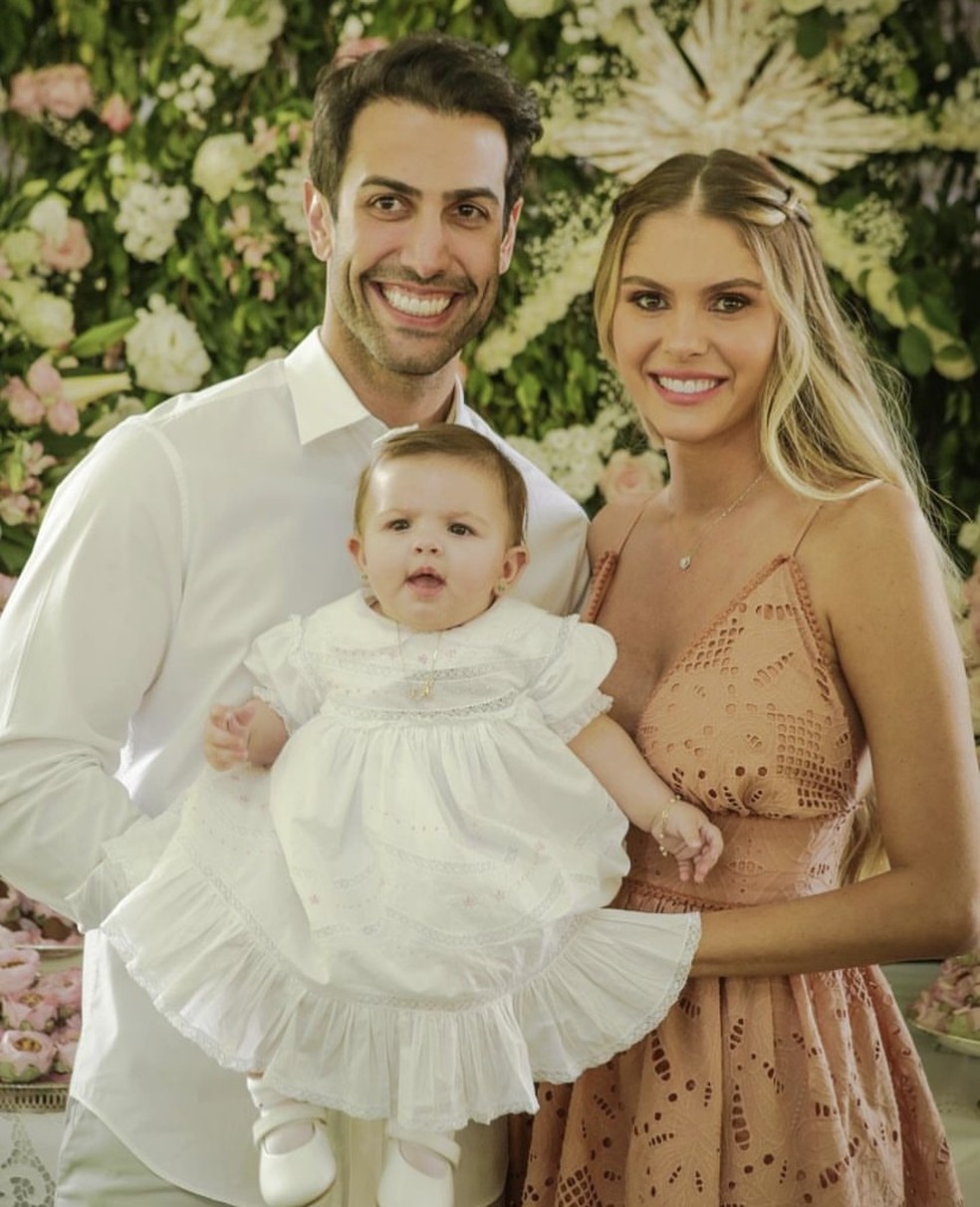 Bárbara Evans e Gustavo Theodoro são pais de Ayla — Foto: Reprodução/Instagram
