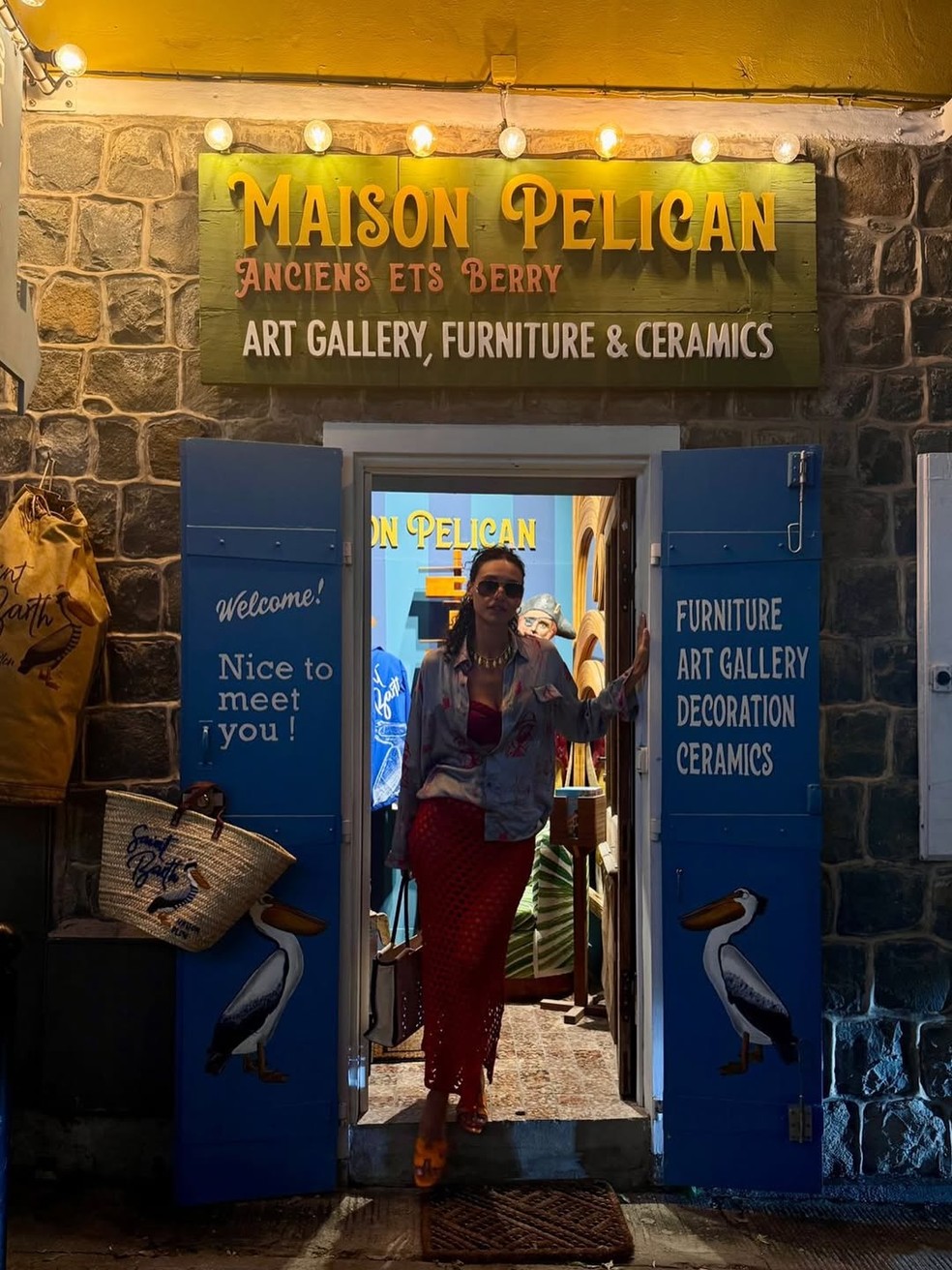 D&eacute;bora Nascimento abre ba&uacute; de fotos em St Barth &mdash; Foto: Reprodu&ccedil;&atilde;o/Instagram