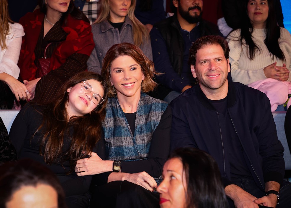 Daniela Beyruti com o marido, Marcelo, e a filha Manuela — Foto: Manuela Scarpa/BrazilNews