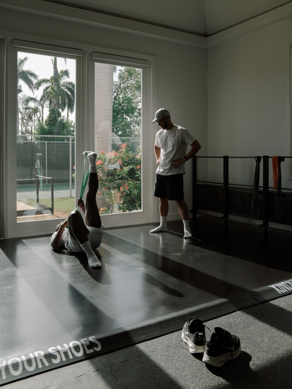 Vini Jr. treina durante viagem à Jamaica com Virginia Fonseca — Foto: Reprodução/ Instagram @douglonez