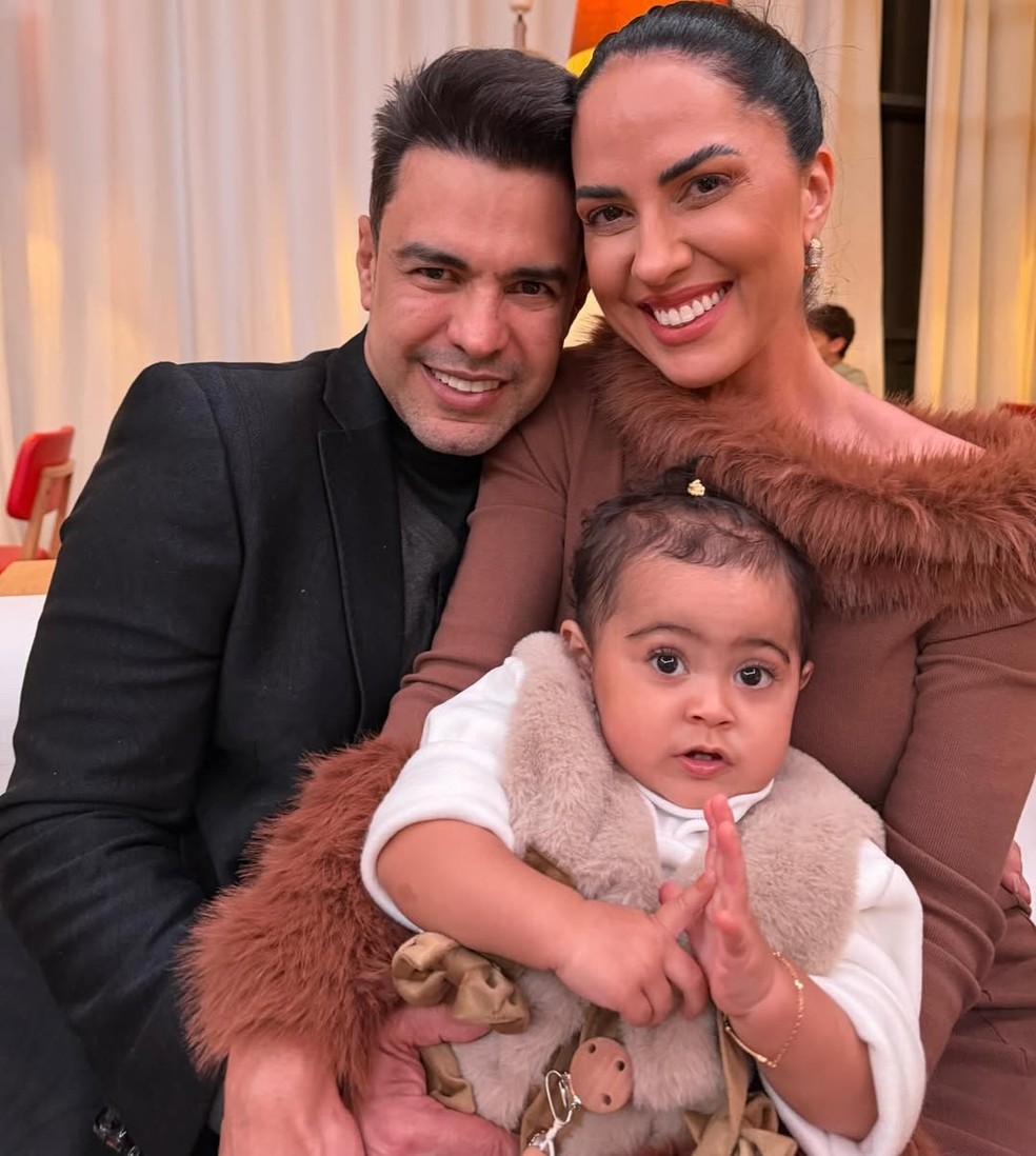 Zezé Di Camargo e Graciele Lacerda são pais de Clara — Foto: Repodução/Instagram