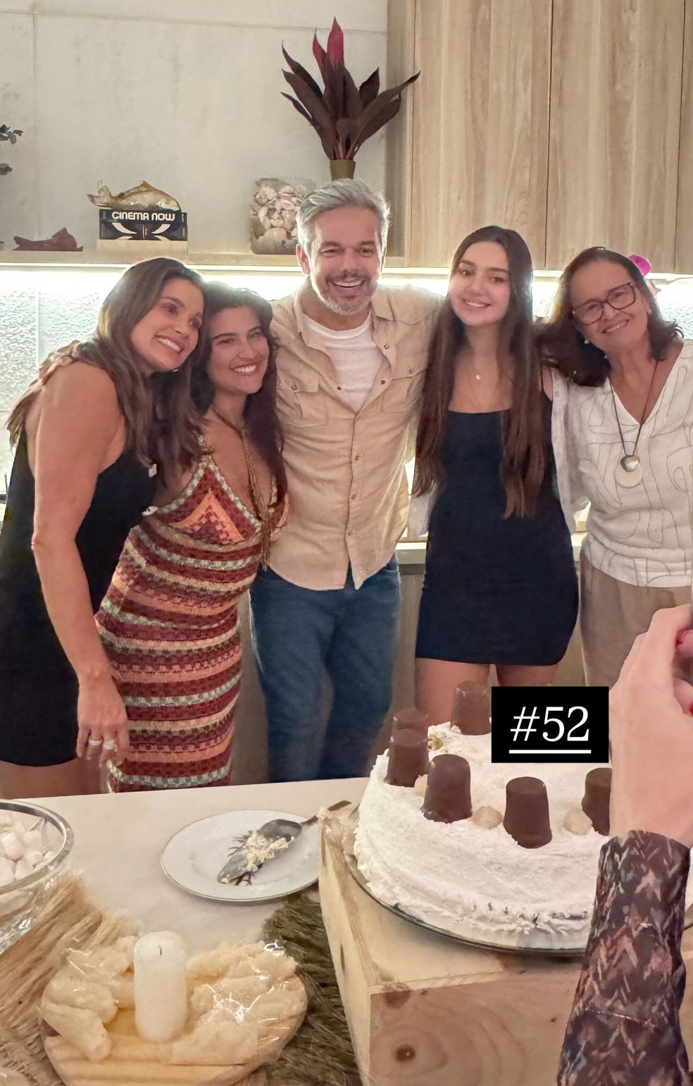 Flávia Alessandra, Giulia Costa, Otaviano Costa, Olívia Costa e Elisabeth Costa — Foto: Reprodução/Instagram