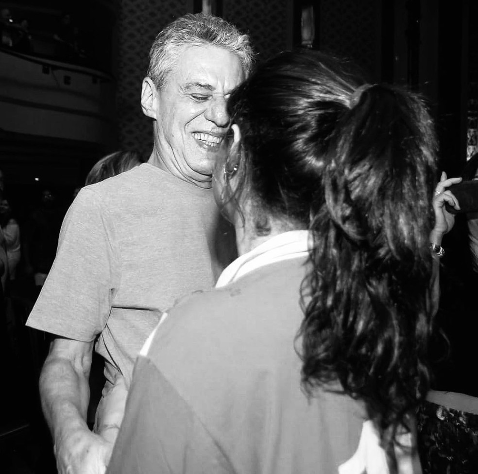 Clara Buarque homenageou Chico Buarque por seus 79 anos — Foto: Reprodução / Instagram