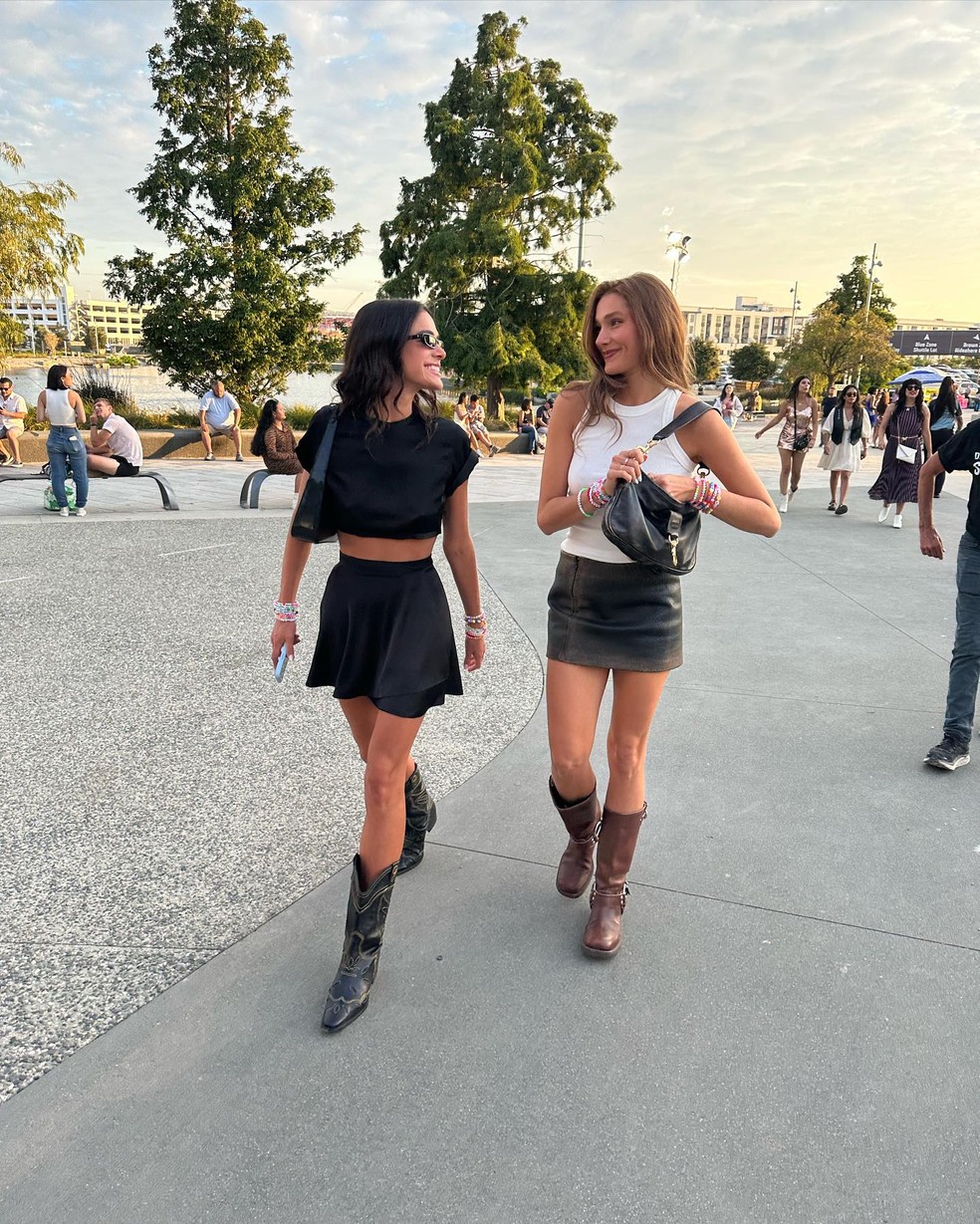 Bruna Marquezine e Sasha Meneghel — Foto: Reprodução/Instagram