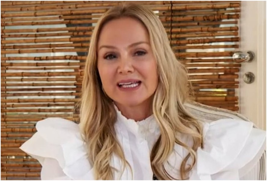 Eliana chora ao falar ao vivo de Silvio Santos: 'Ele sempre foi muito