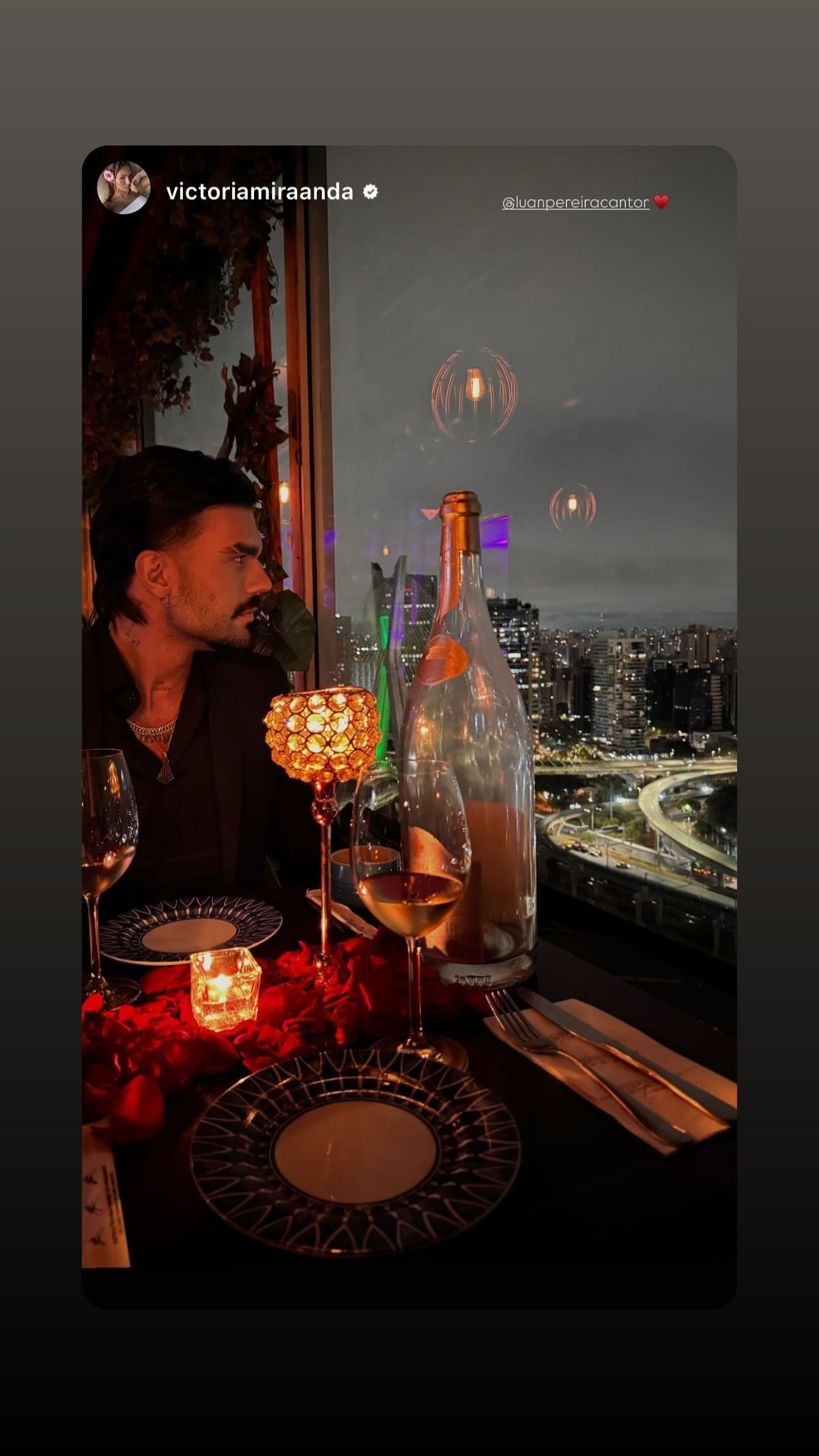 Luan Pereira aproveitou a noite com Victoria Miranda — Foto: Reprodução/Instagram