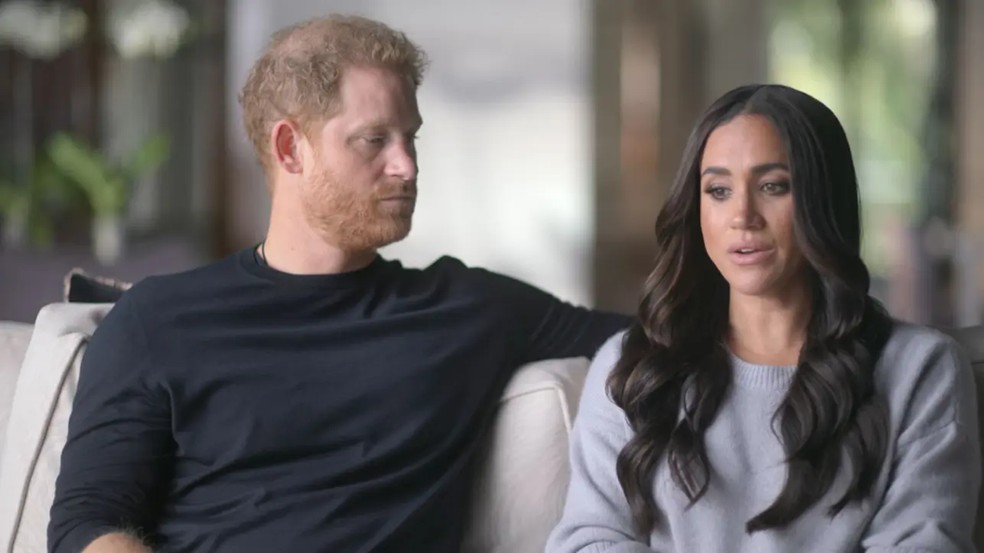 Harry e Meghan Markle expuseram a família real em documentário — Foto: Netflix