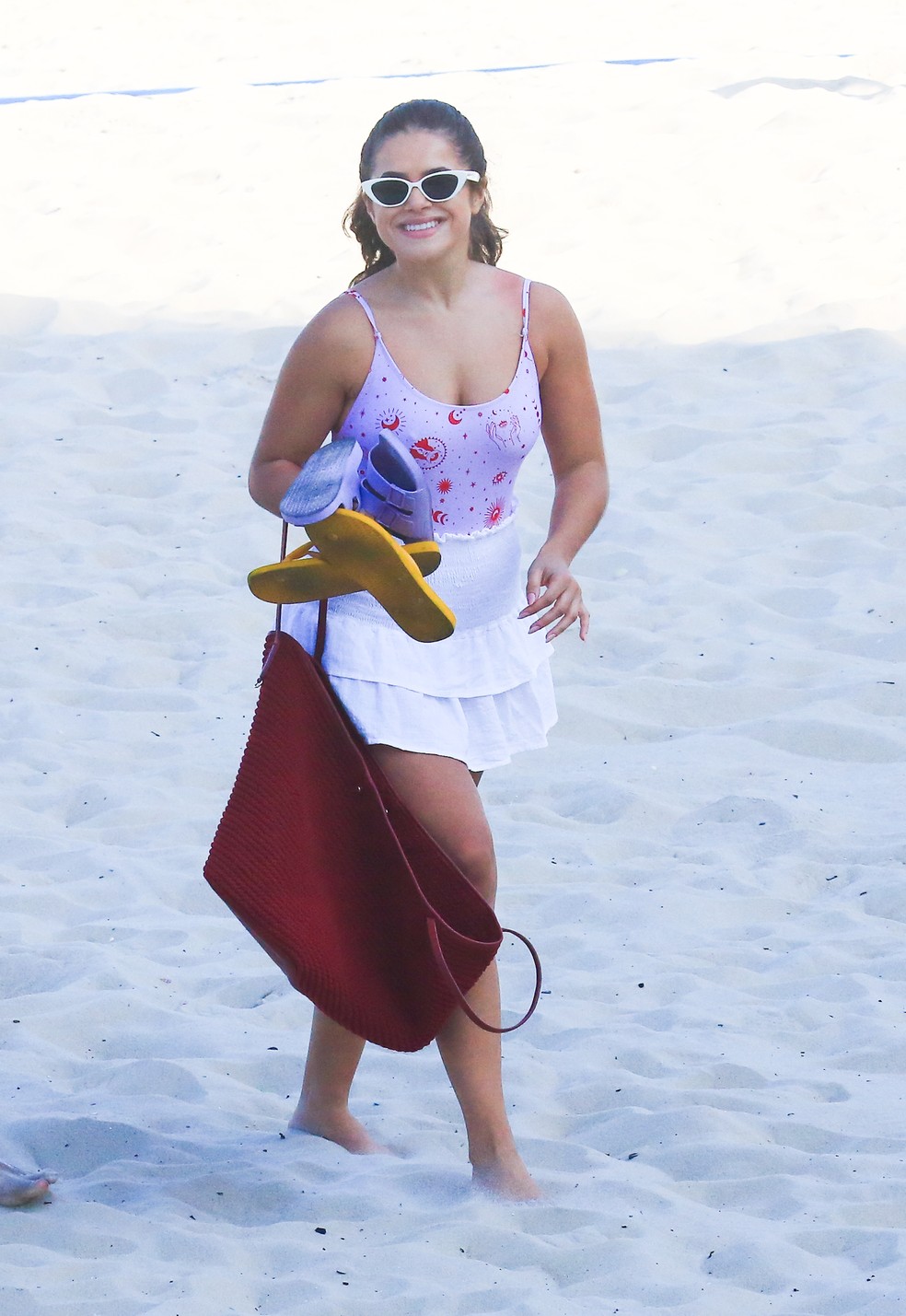 Maisa Silva curte dia de praia com amigas &mdash; Foto: Fabr&iacute;cio Pioyani/AgNews