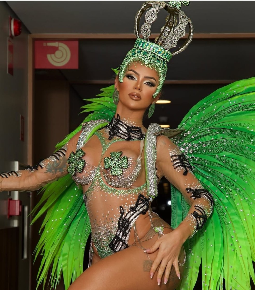 Thalita Zampirolli, da Camisa Verde e Branco, mostra pr&eacute;via de look &mdash; Foto: Redes Sociais