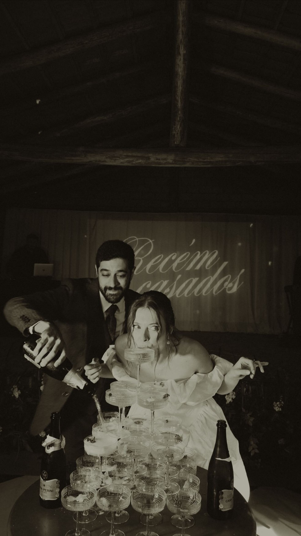 Os noivos Miguel Rômulo e Fran Castro em festa de casamento — Foto: @saturnofiilms e @andristorymaker