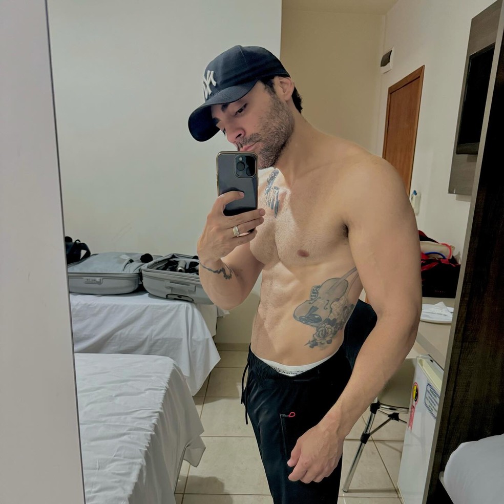 Benuto, da dupla com Guilherme, mostra corpo após lipo e rotina fitness ...