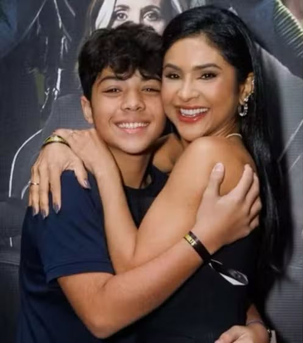 Yhudy, ao lado da mãe Mileide, fruto do relacionamento com Wesley Safadão — Foto: Reprodução