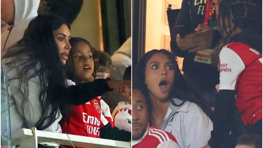 Kim Kardashian faz caras e bocas ao ver partida de futebol com o filho em Londres