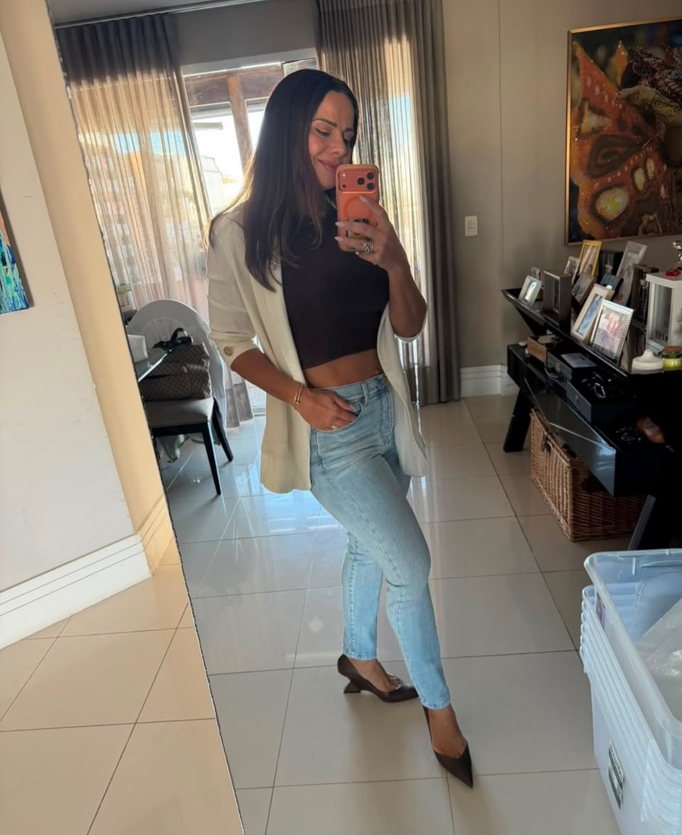 Fotos de Viviane Araujo na cobertura — Foto: Reprodução/Instagram