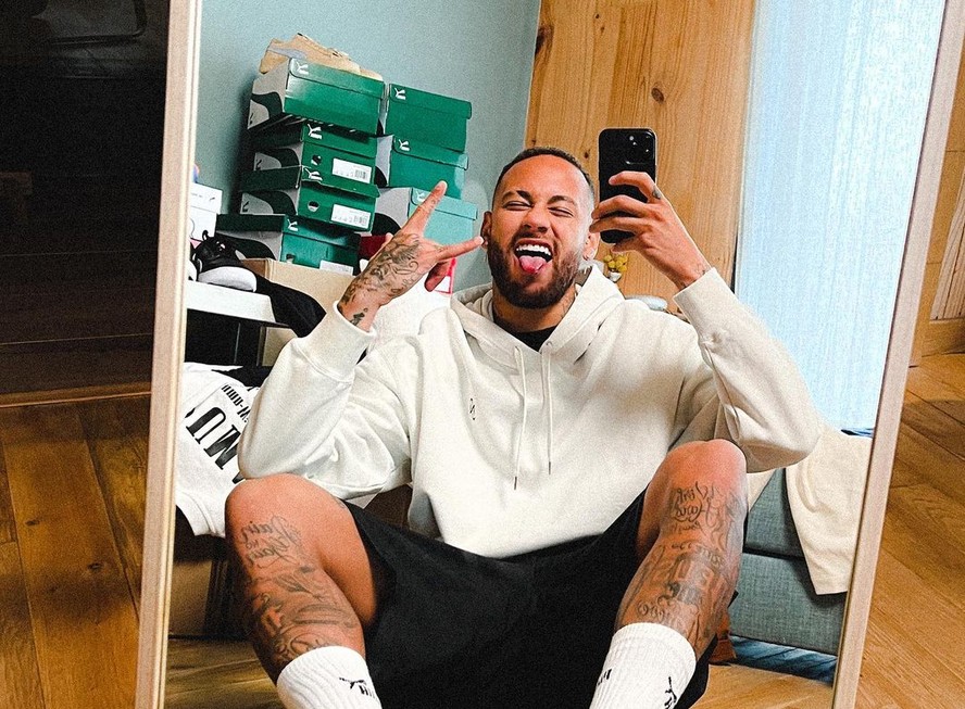 Neymar yeezy hotsell