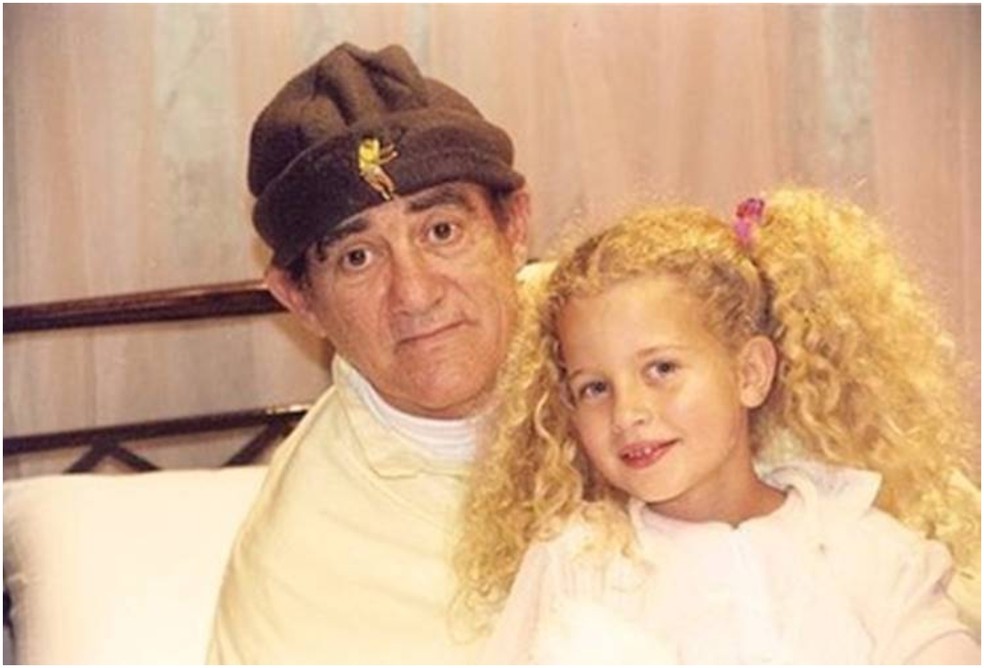Debby Lagranha com Renato Aragão na infância — Foto: Reprodução/Instagram