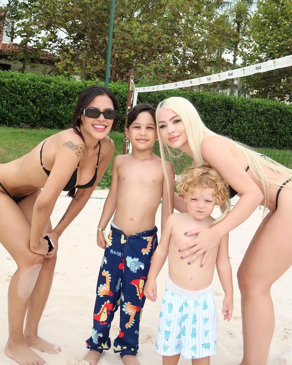 Flay (com o filho, Bernardo) e Dapariz (com o filho, Kai) — Foto: Reprodução/Instagram