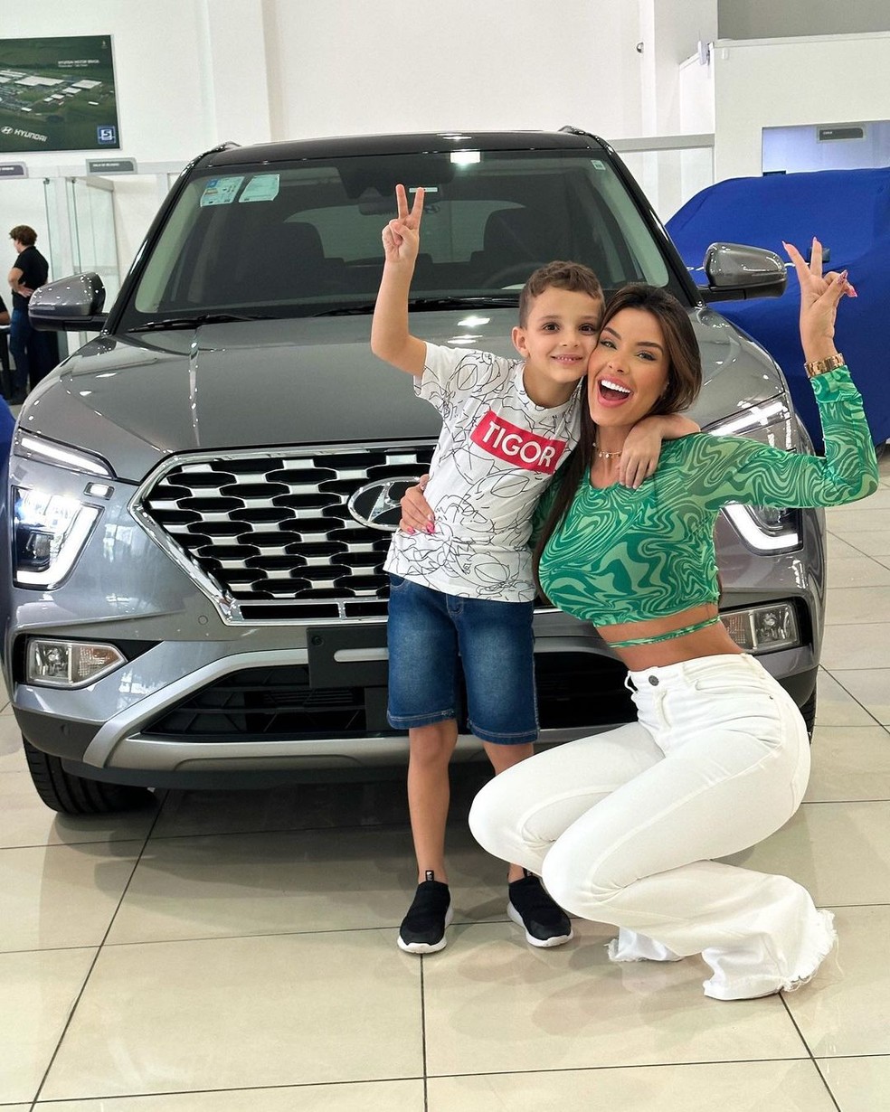 Ivy Moraes e o filho, Luiz Miguel — Foto: Reprodução Instagram