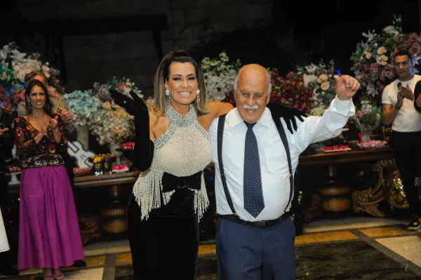Solange Frazão faz balanço na véspera dos seus 60 anos: 'Ainda encontrar um  grande amor