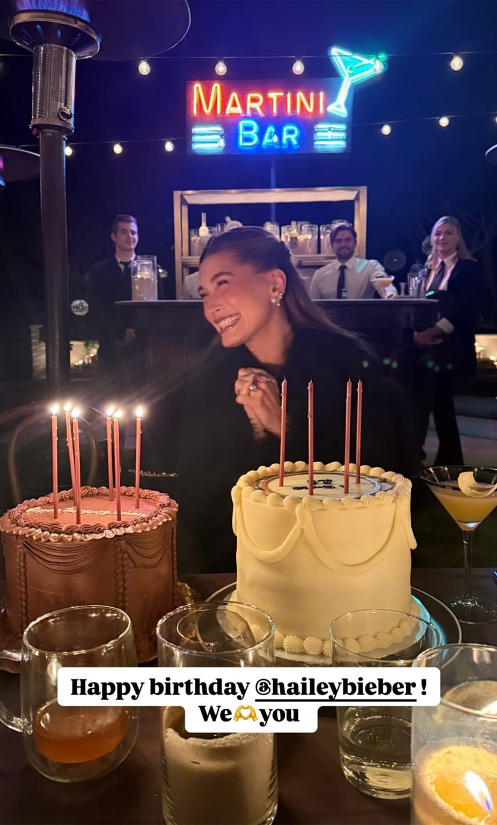 Decotadíssima, Hailey Bieber tem 'vale night' da maternidade e celebra ...