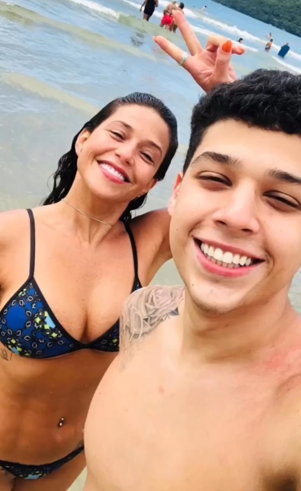 Priscila Sol e o filho, Vitor Abate — Foto: Reprodução/Instagram